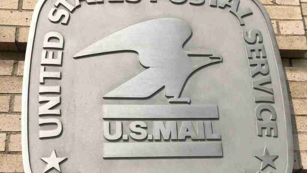 Woman demands missing mail at California post office with fake gun