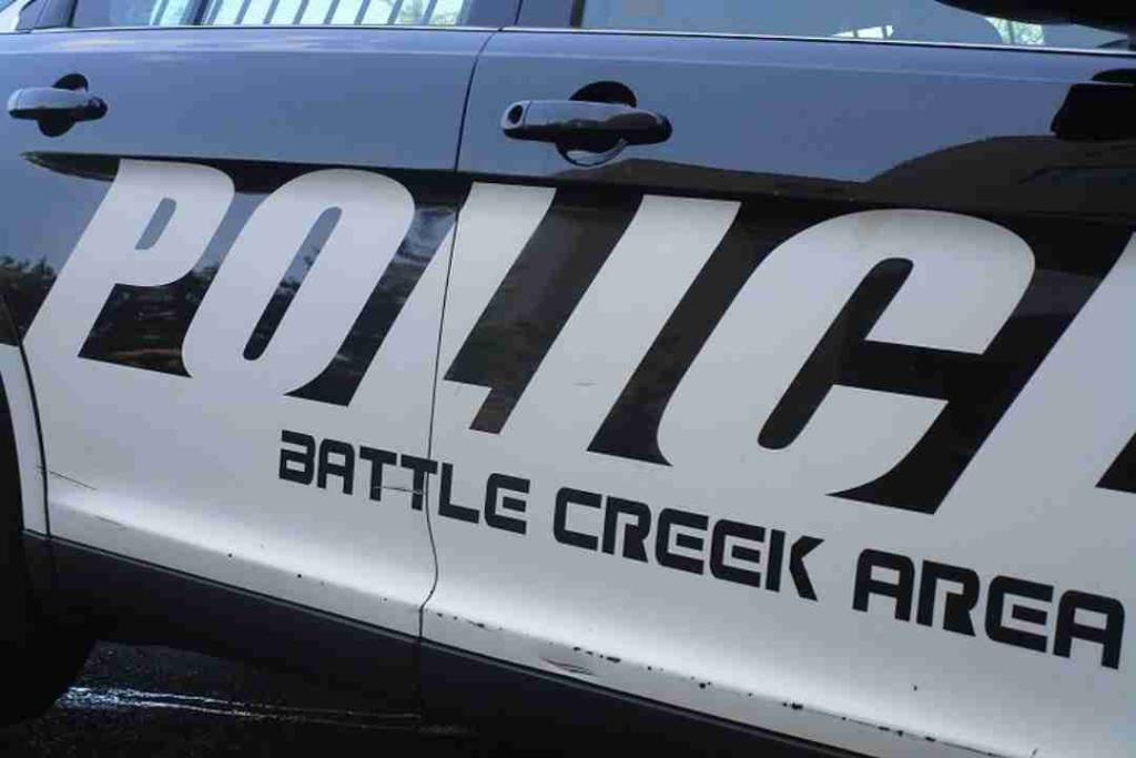Mail carrier attacked while on his route in Battle Creek