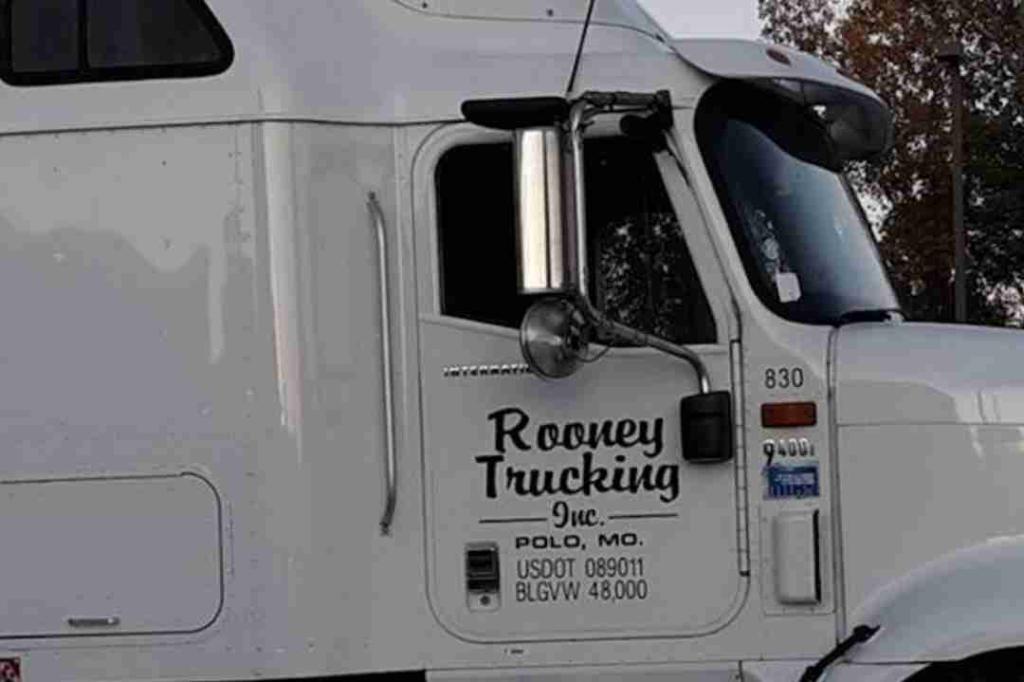 Missouri trucking company files for bankruptcy after USPS cuts back mail-hauling contracts