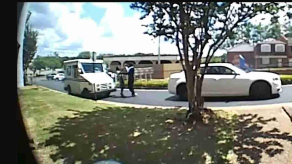 Man caught on Ring camera robbing mailman in Raleigh, TN