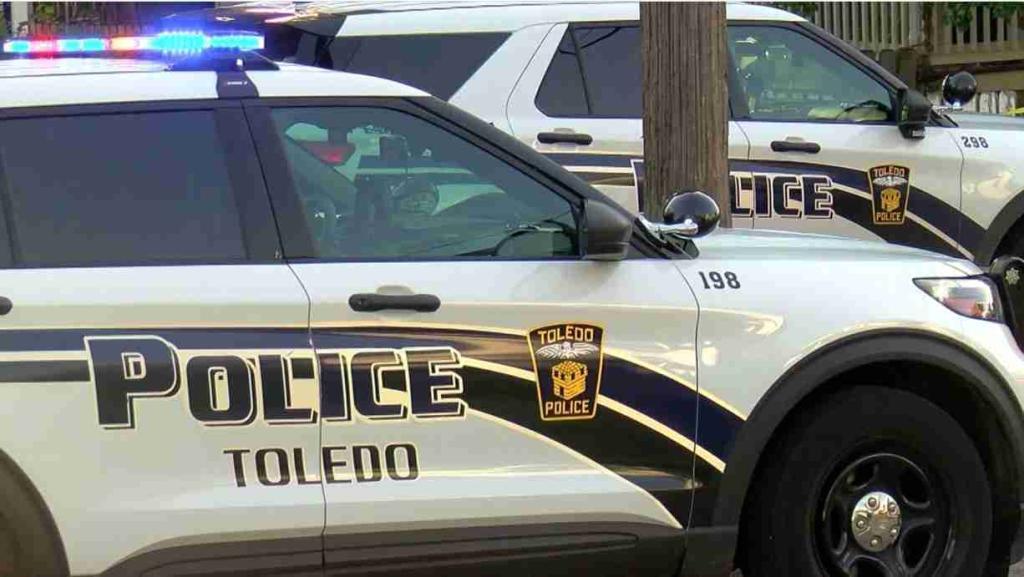 U.S. Postal worker held up by man with gun in north Toledo