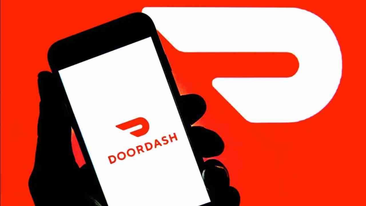 DoorDash Will Drop Off Your Packages to the Post Office and Other Carriers for $5 or Less