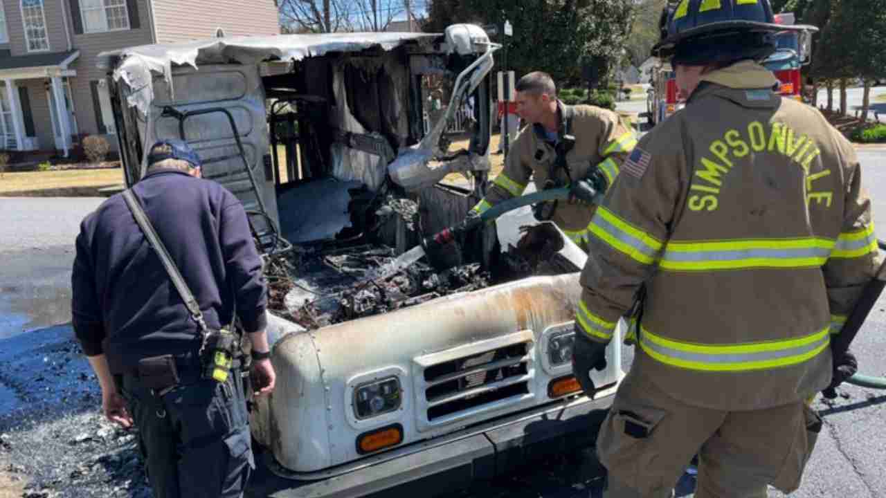 Mail truck fire in Simpsonville, SC leaves two shaken but unharmed