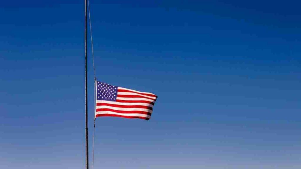 Postal facilities are required to fly the U.S. flag at halfstaff on