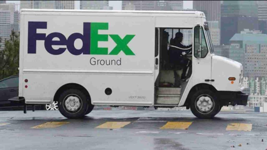 US Postal Service reduces FedEx spend amid transformation plan