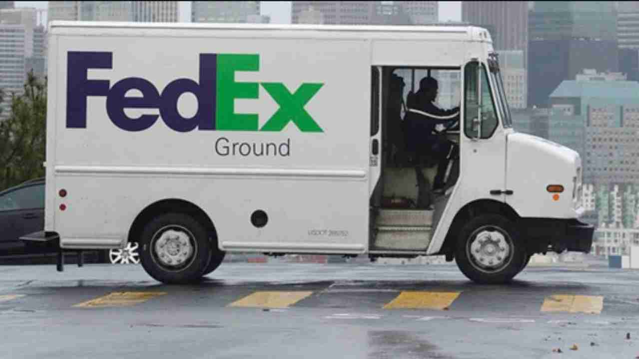 FedEx isn’t worried about the US Postal Service’s lack of peak season fees