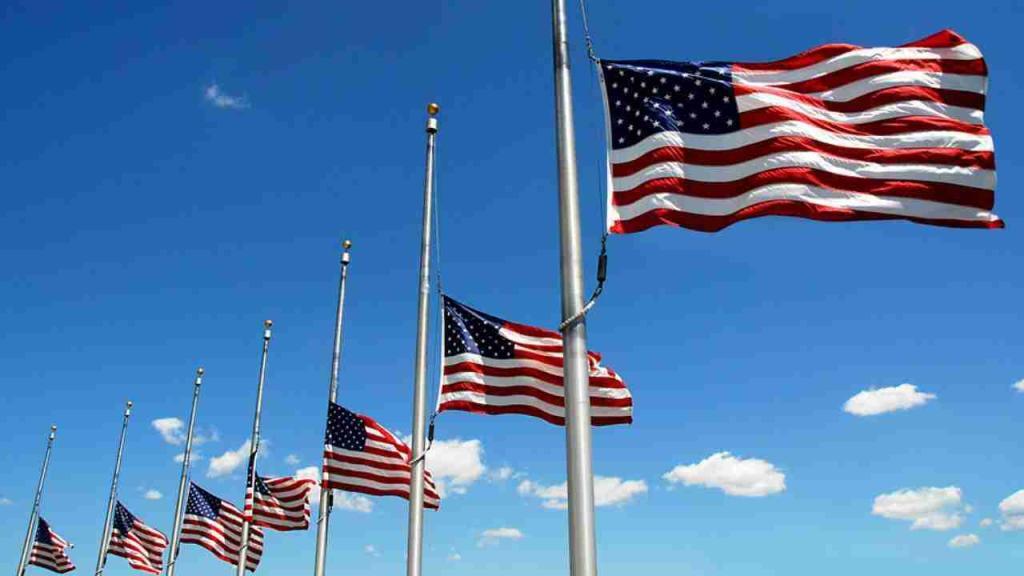 Usps Facilities Should Fly The Us Flag At Half Staff For Memorial Day On Monday May 29 