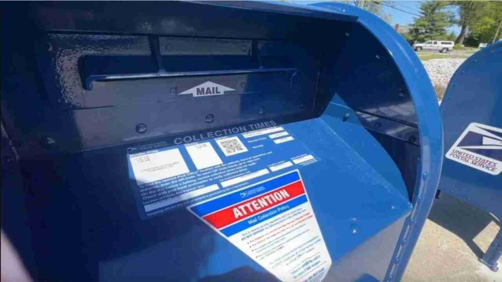 US Postal Service's new blue boxes are designed to thwart crime, not for ease of use