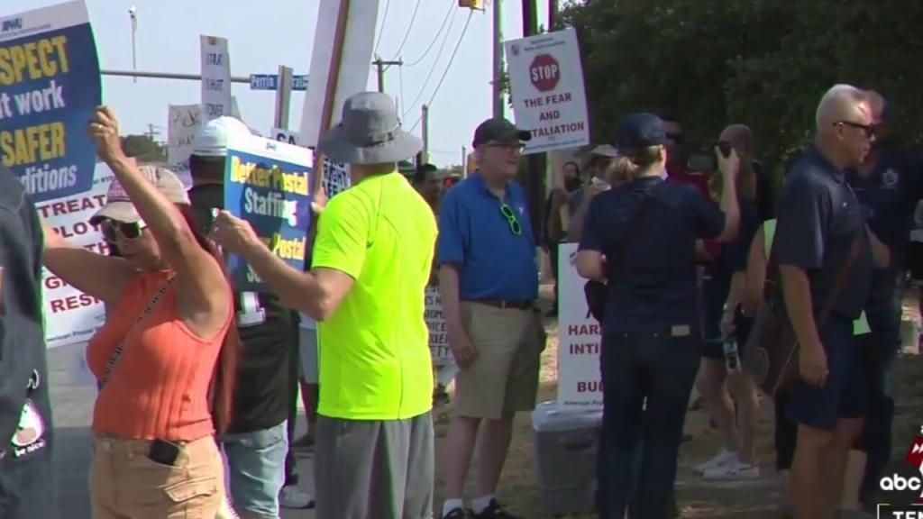 ‘It’s hotter than firecrackers’: San Antonio postal workers rally for better working conditions