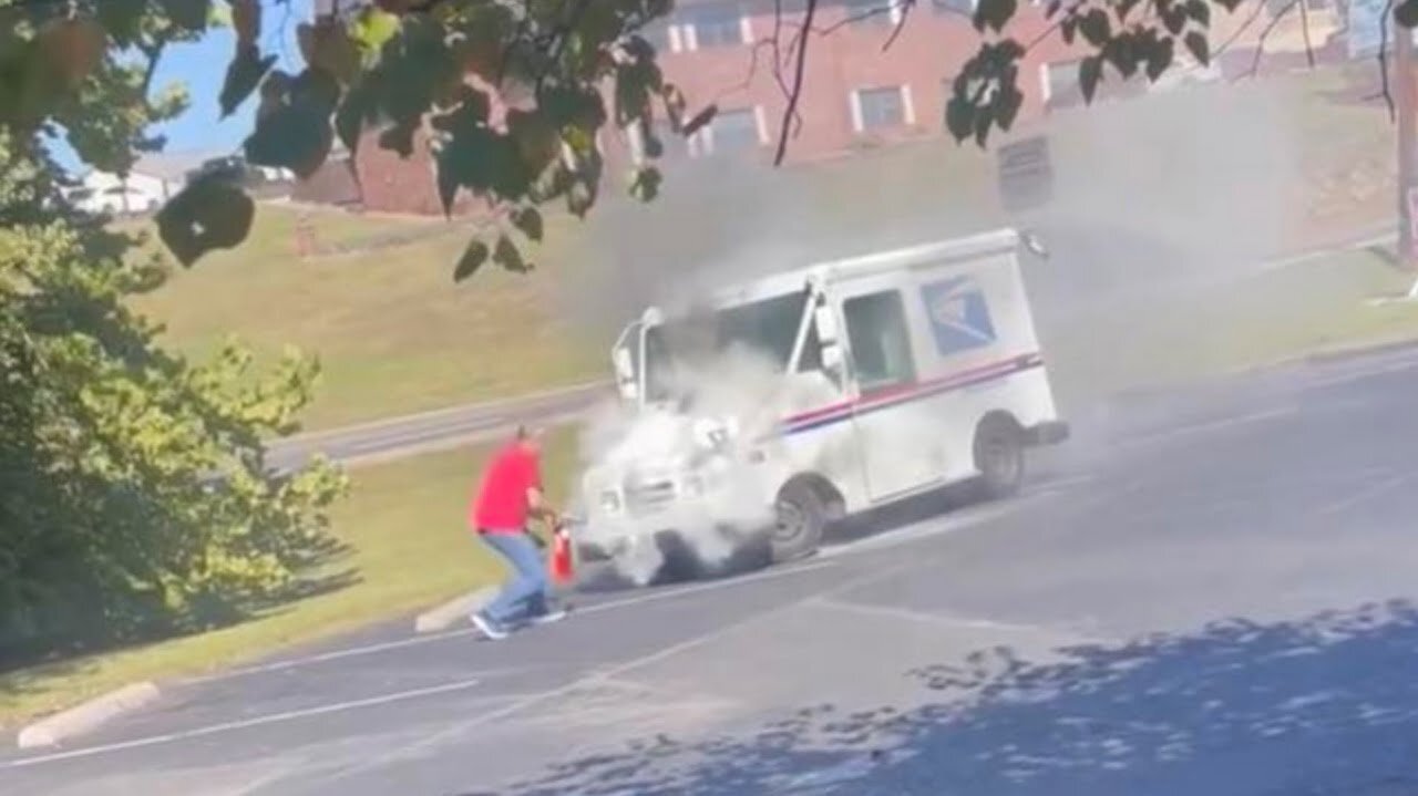 Arkansas Postal Truck fire
