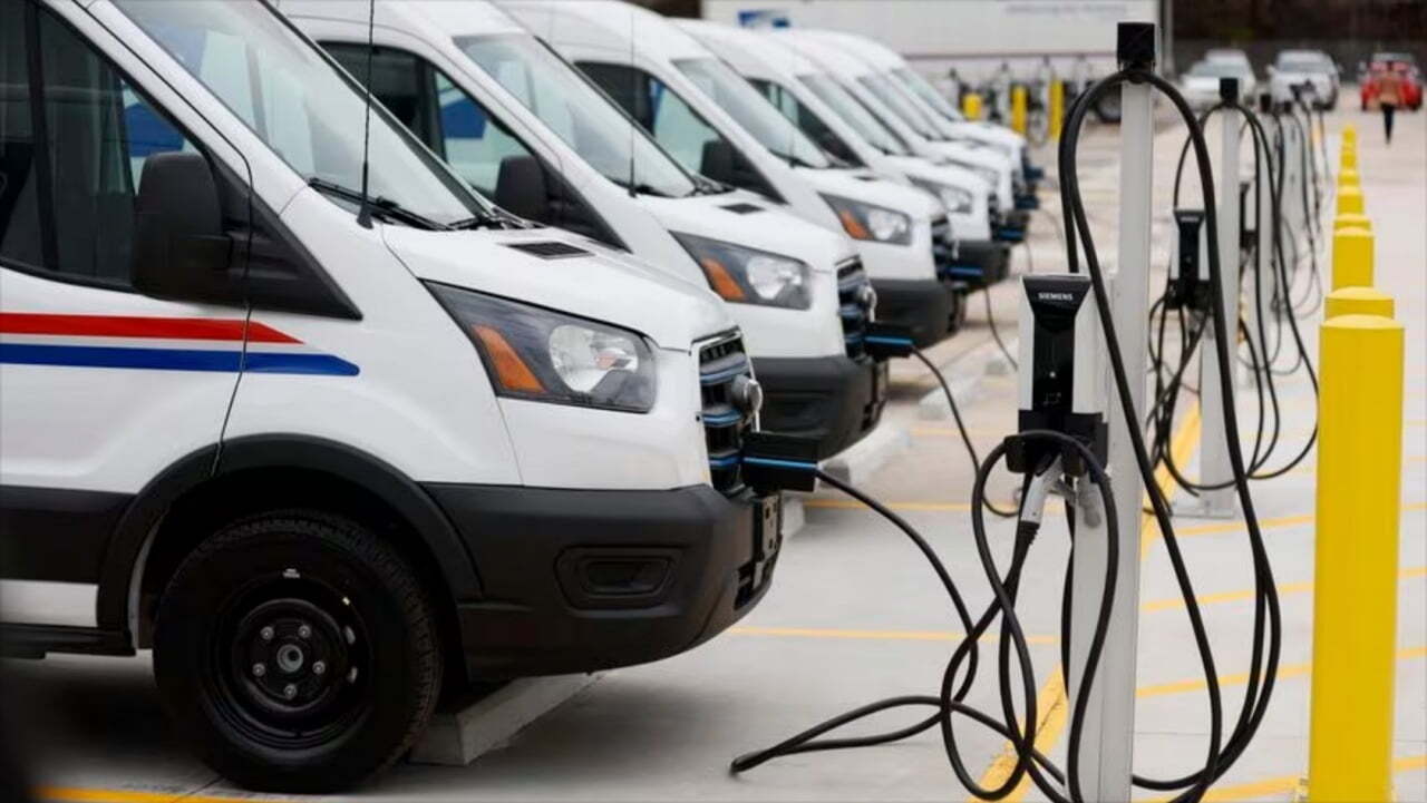 U.S. Postal Service Unveils First Postal Electric Vehicle Charging