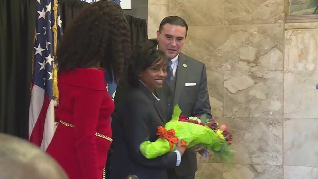 St. Louis welcomes its first African-American female postmaster