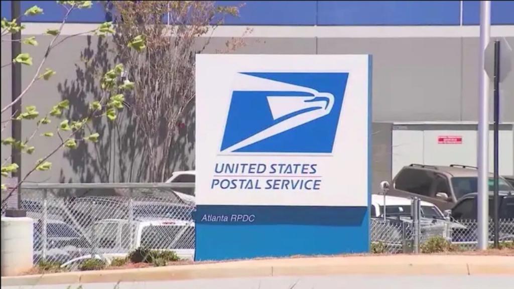 Fire reported at troubled Palmetto USPS facility