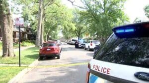USPS mail carrier shot during robbery attempt on Chicago's NW Side