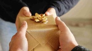 USPS publishes its 2024 Holiday Ethics Guide for employees