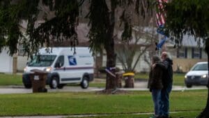 US Postal Service honors slain Rockford mailman with procession