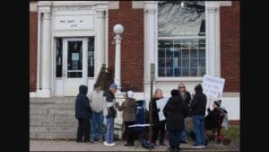 Fifty-four year letter carrier gets his job back