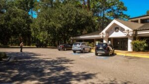 Former Hilton Head Island postal worker convicted of mail theft, ordered to pay thousands in restitution