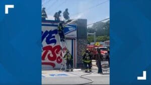 Crews extinguish small fire at Atlanta post office