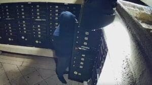 Thief hits all 130 mailboxes at Santa Clara complex