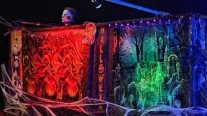 Mail carrier makes Halloween come alive for Bossier’s Sun City
