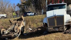 18-wheeler hauling chickens collides with mail carrier in Morgan Co.