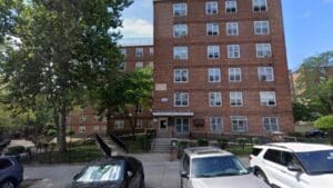 Mailman stabs co-worker inside NYC apartment as cops discover gruesome blood trail
