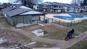 USPS mail carrier robbed at Memphis apartment complex, postal inspector says