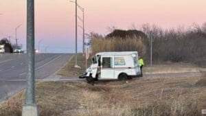 Mail truck damaged, one injured in 9th Street wreck