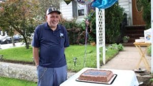 Beloved Staten Island mail carrier retires after decades of service