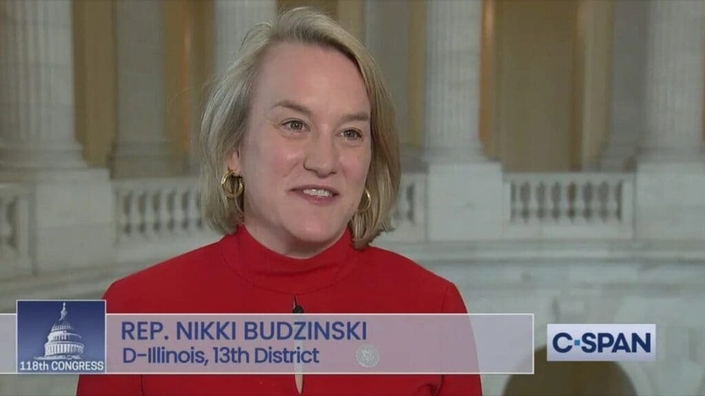 Illinois congresswoman critical of mail cutbacks as USPS runs low on funds
