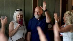 Sonoma residents throw retirement party for beloved mail carrier