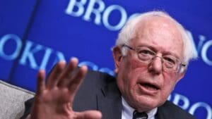 Sanders and Senate Dems Warn Louis DeJoy: Don't Mess With USPS Workers or Mail Delivery