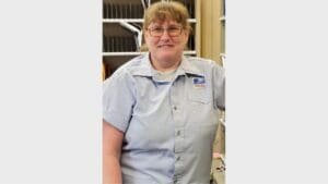 This postal employee called the woman’s son when the mail started piling up