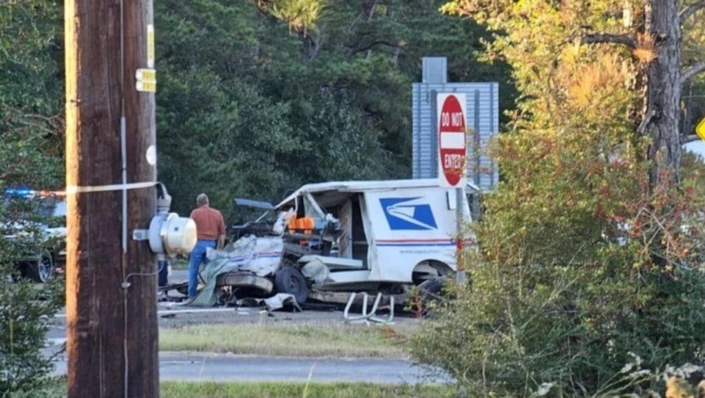 26-year-old U.S. Postal Service mail truck driver killed in two-vehicle crash near Kountze