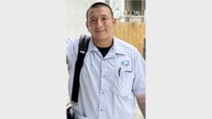 This letter carrier pulled a driver from the vehicle and gave him first aid