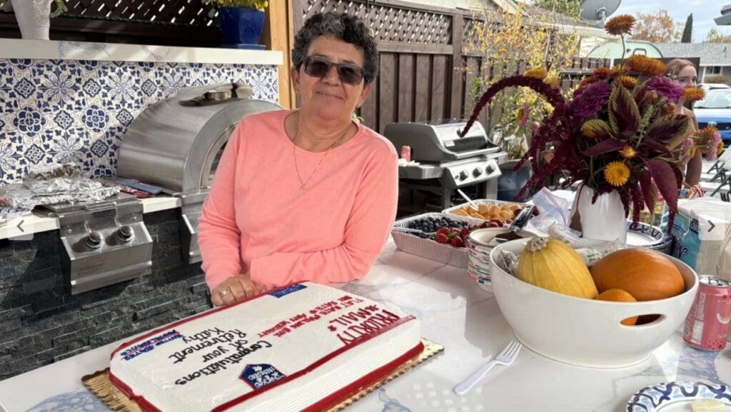 Val Vista residents celebrate retiring mail carrier