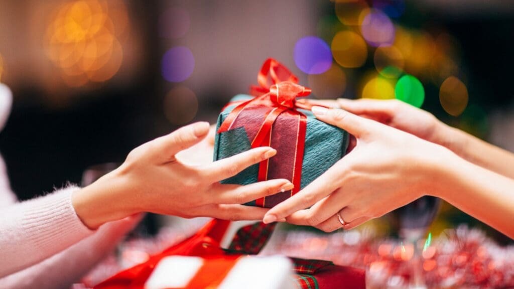 The 2025 Holiday Ethics Guide lays out the rules about giving and receiving gifts