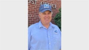 This postal employee ensured an injured man received emergency medical care