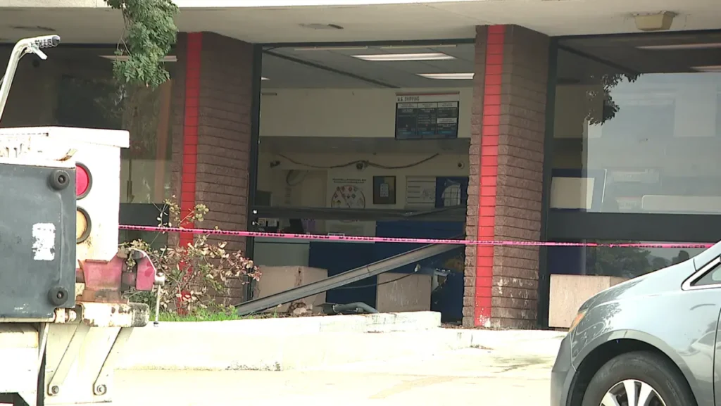 SUV driven by 81-year-old woman crashes into Mira Mesa post office