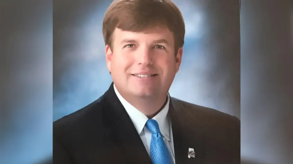 Rep. Strong releases statement on Tennessee Valley mail issues, says USPS increasing staffing