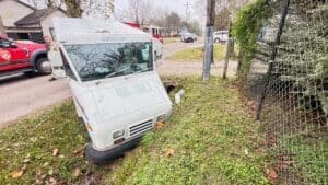 United States Postal Service employee sent to hospital following crash in Beaumont