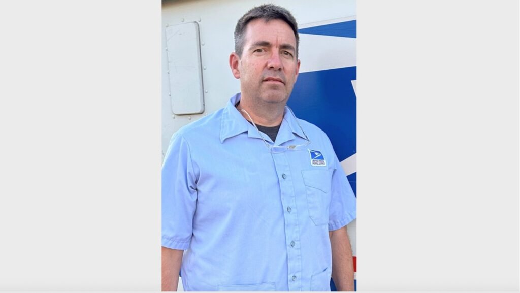This letter carrier helped a customer who had fallen and hit her head