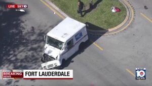 Mail carrier rushed to trauma center after Fort Lauderdale crash