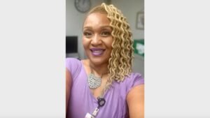This postal employee pays it forward