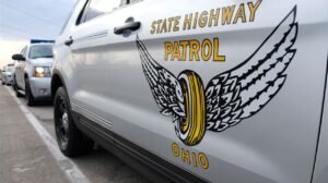 Mail carrier seriously injured in Fulton County crash