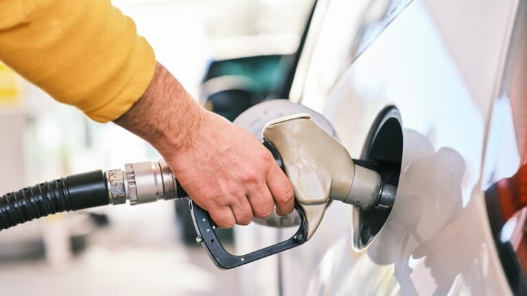 USPS to debut weekly fuel fee in 2027, matching FedEx, UPS practices
